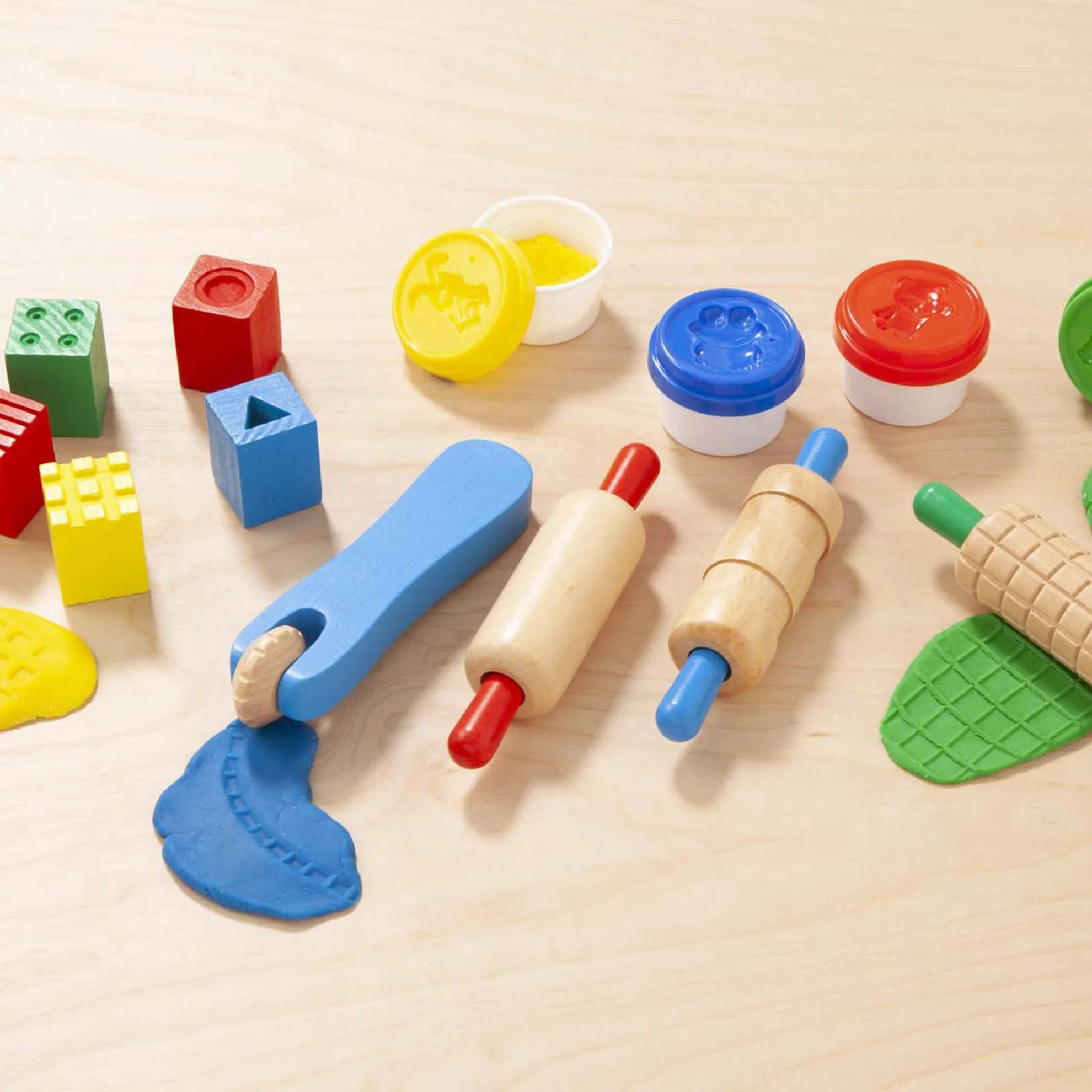 Created by Me! Shape, Model & Mold Modeling Dough Craft Kit