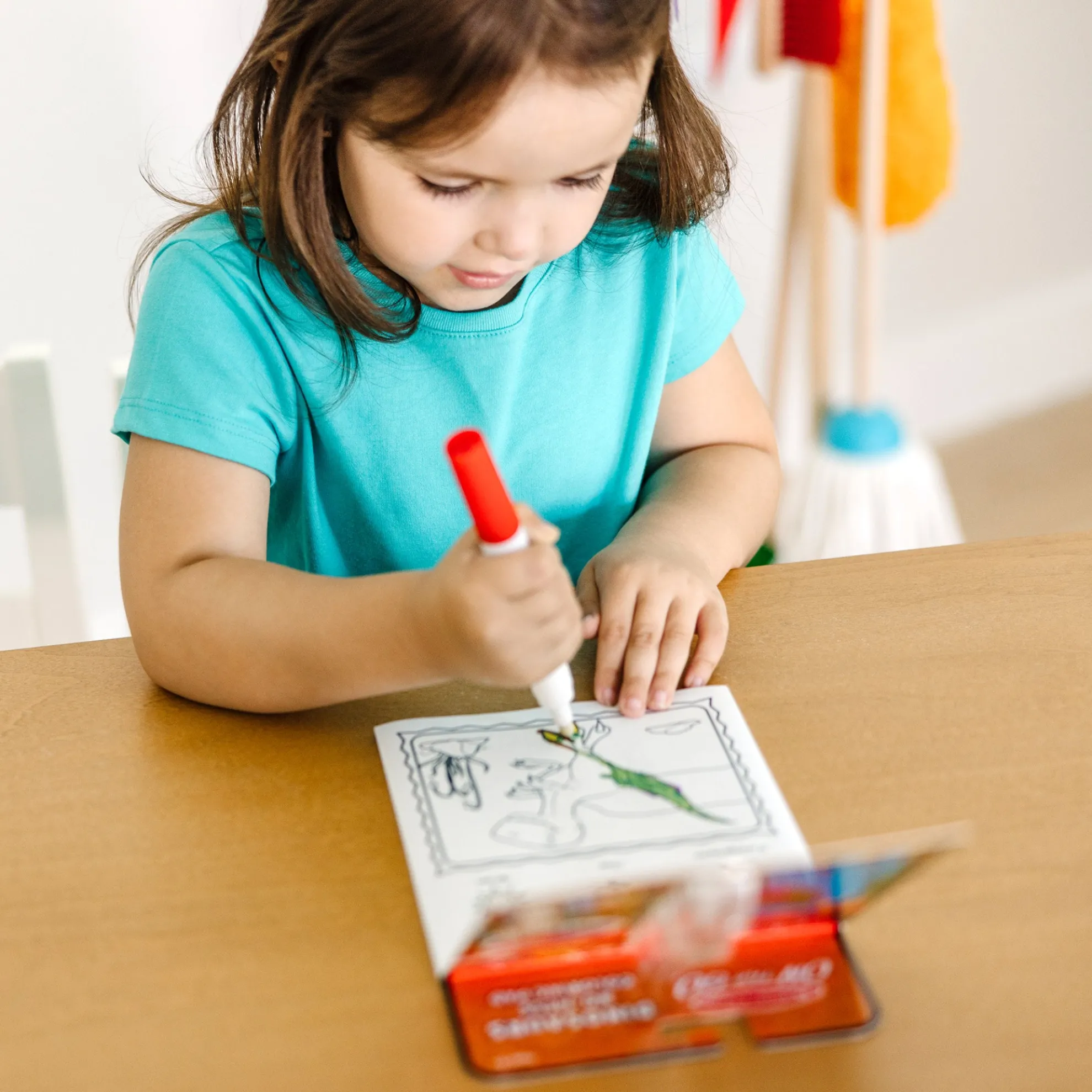 On the Go™ ColorBlast Color Reveal Pad – Dinosaur