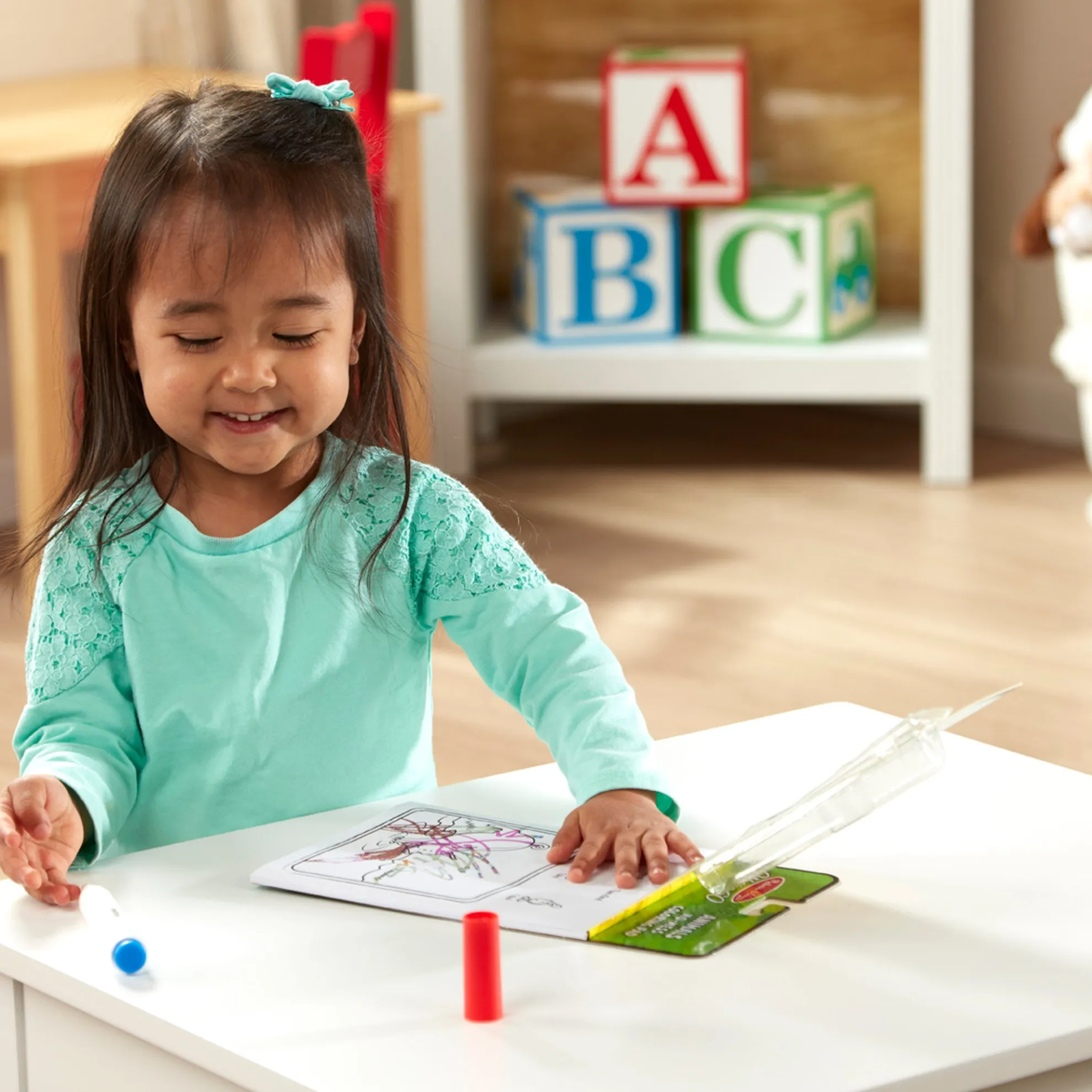 On the Go Colorblast No Mess Coloring Pad -Animals