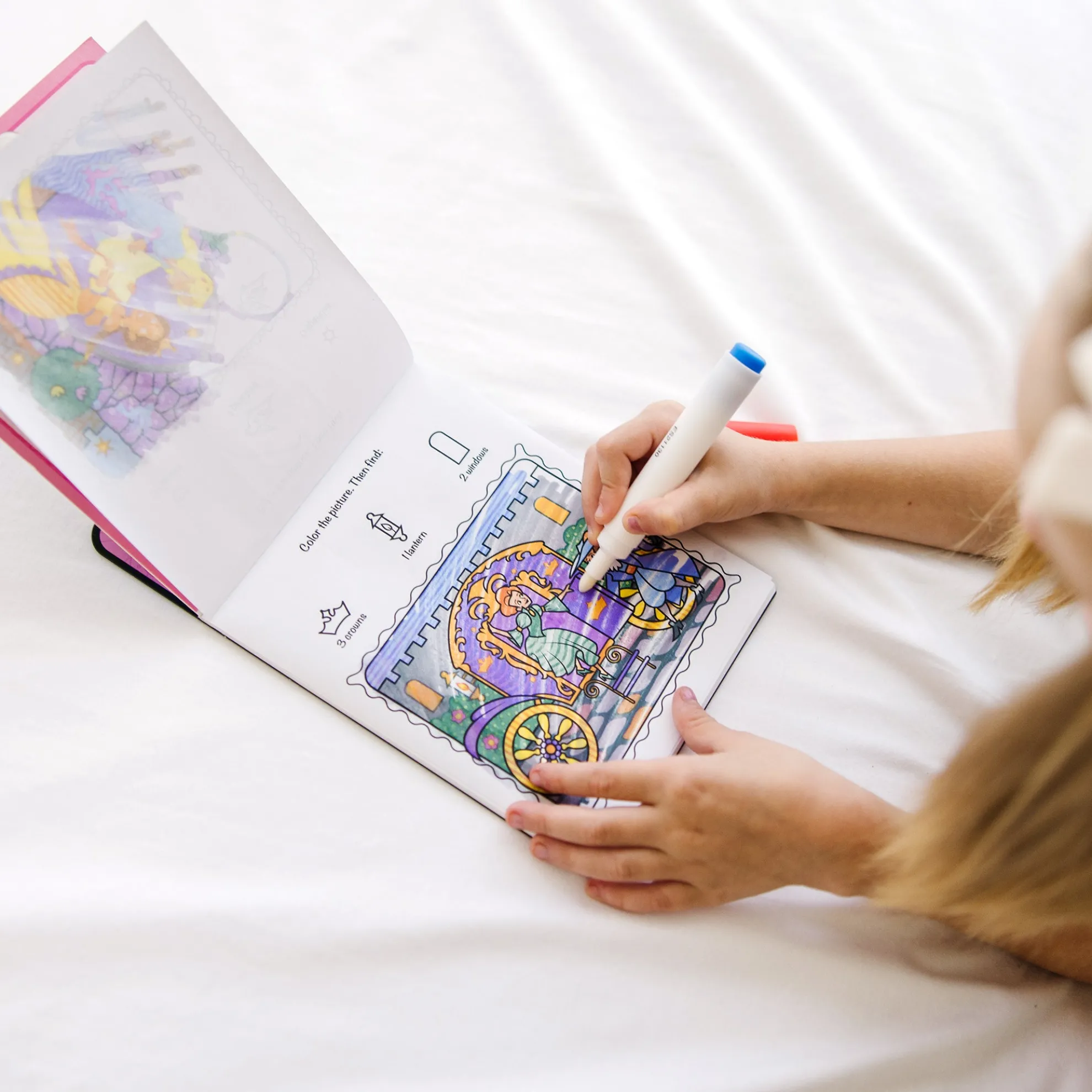 On the Go™ ColorBlast Color Reveal Pad – Princess