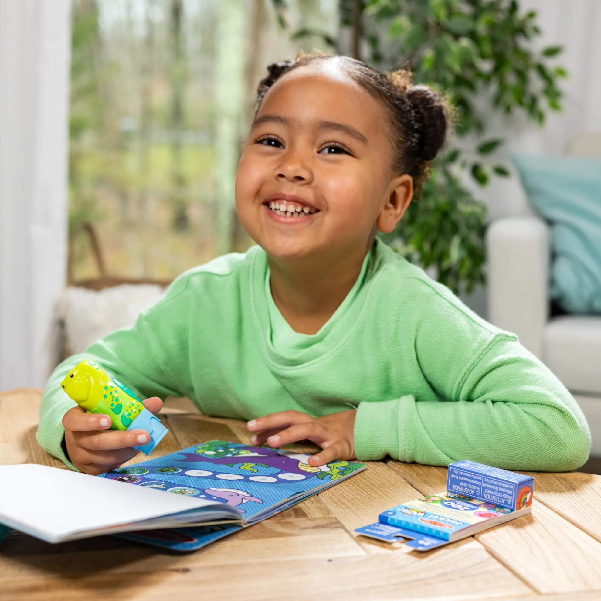 Sticker WOW!™ Sea Turtle Bundle: Activity Pad & Sticker Stamper + Mini Activity Pad and 200 Refill Stickers