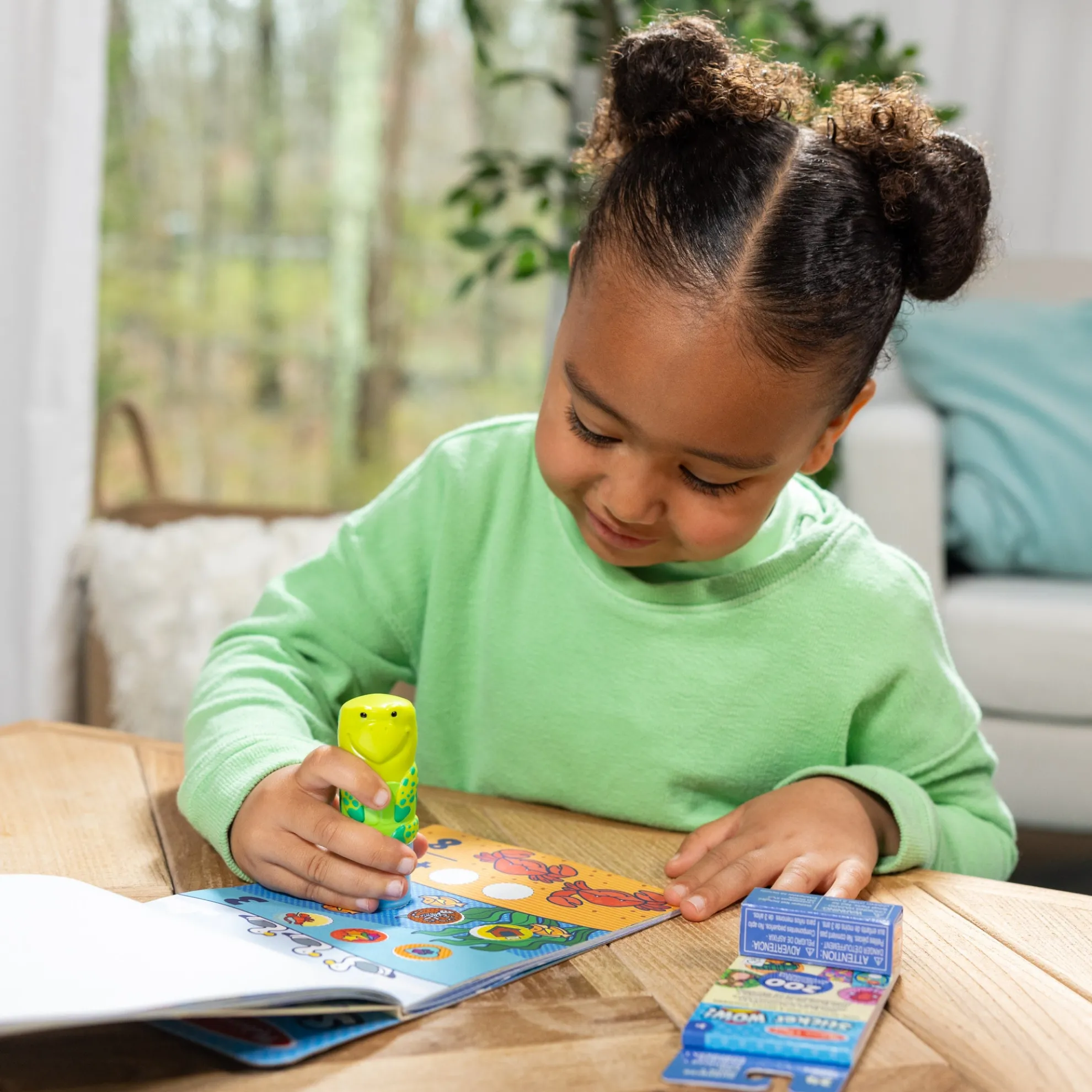 Sticker WOW!™ Sea Turtle Bundle: Activity Pad & Sticker Stamper + Mini Activity Pad and 200 Refill Stickers