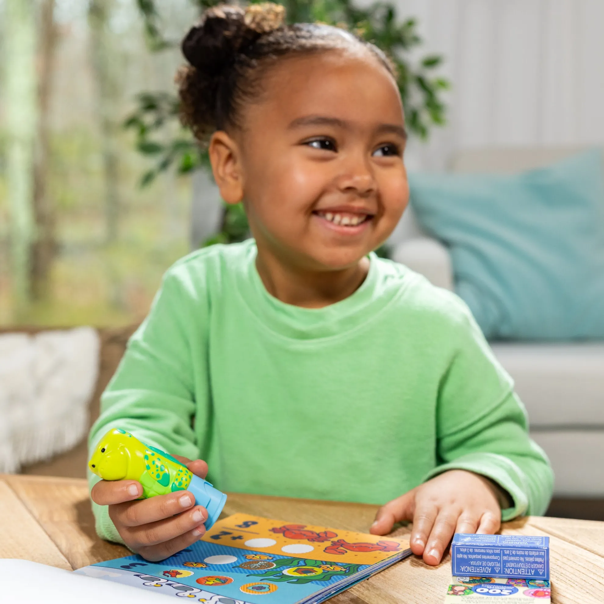 Sticker WOW!™ Sea Turtle Bundle: Activity Pad & Sticker Stamper + Mini Activity Pad and 200 Refill Stickers